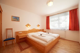 Komfortables Schlafzimmer im Appartement in Flachau